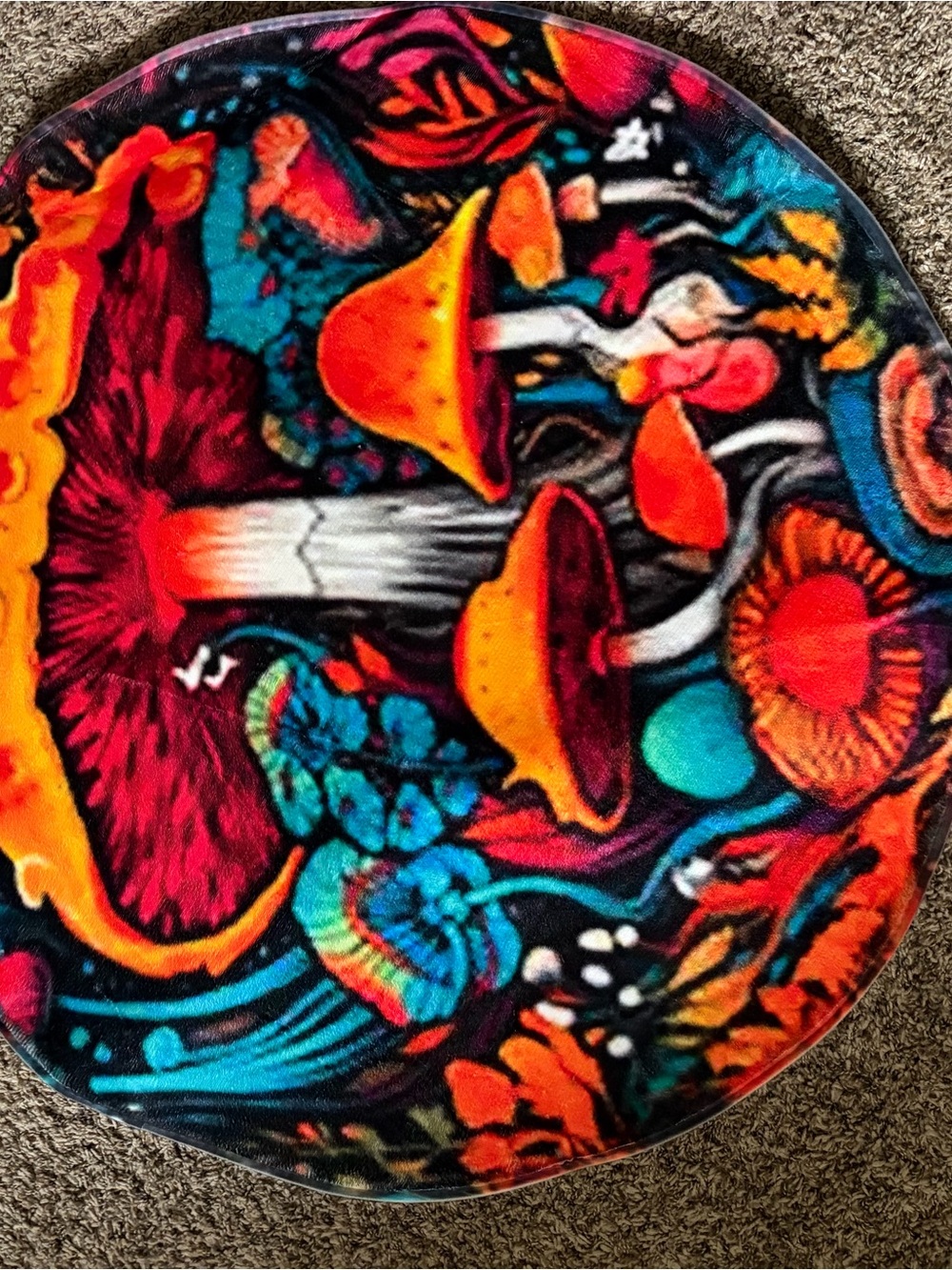 Round mushroom rug